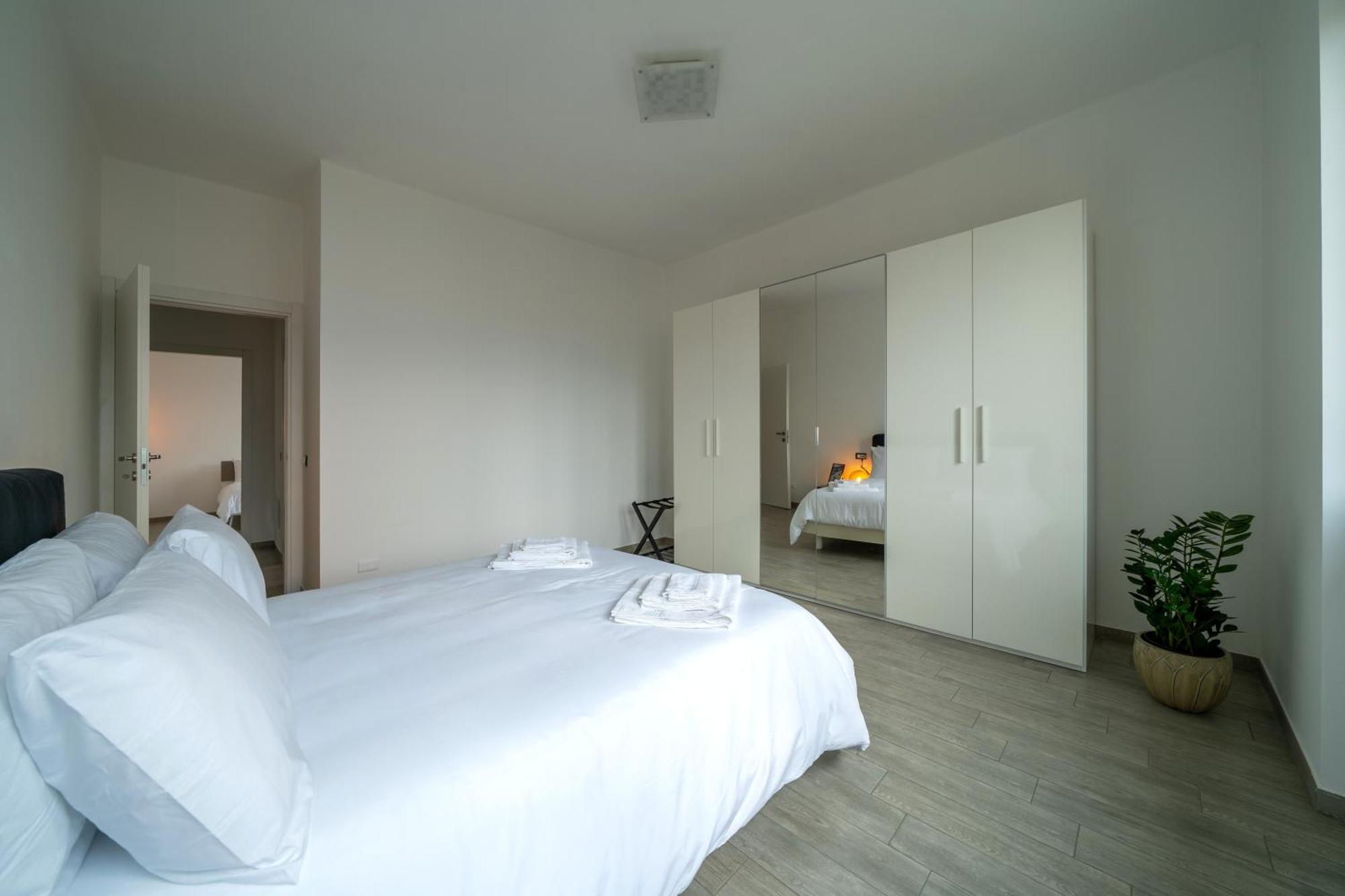 Honey House - Vista Lago E Montagne Luino Exterior photo