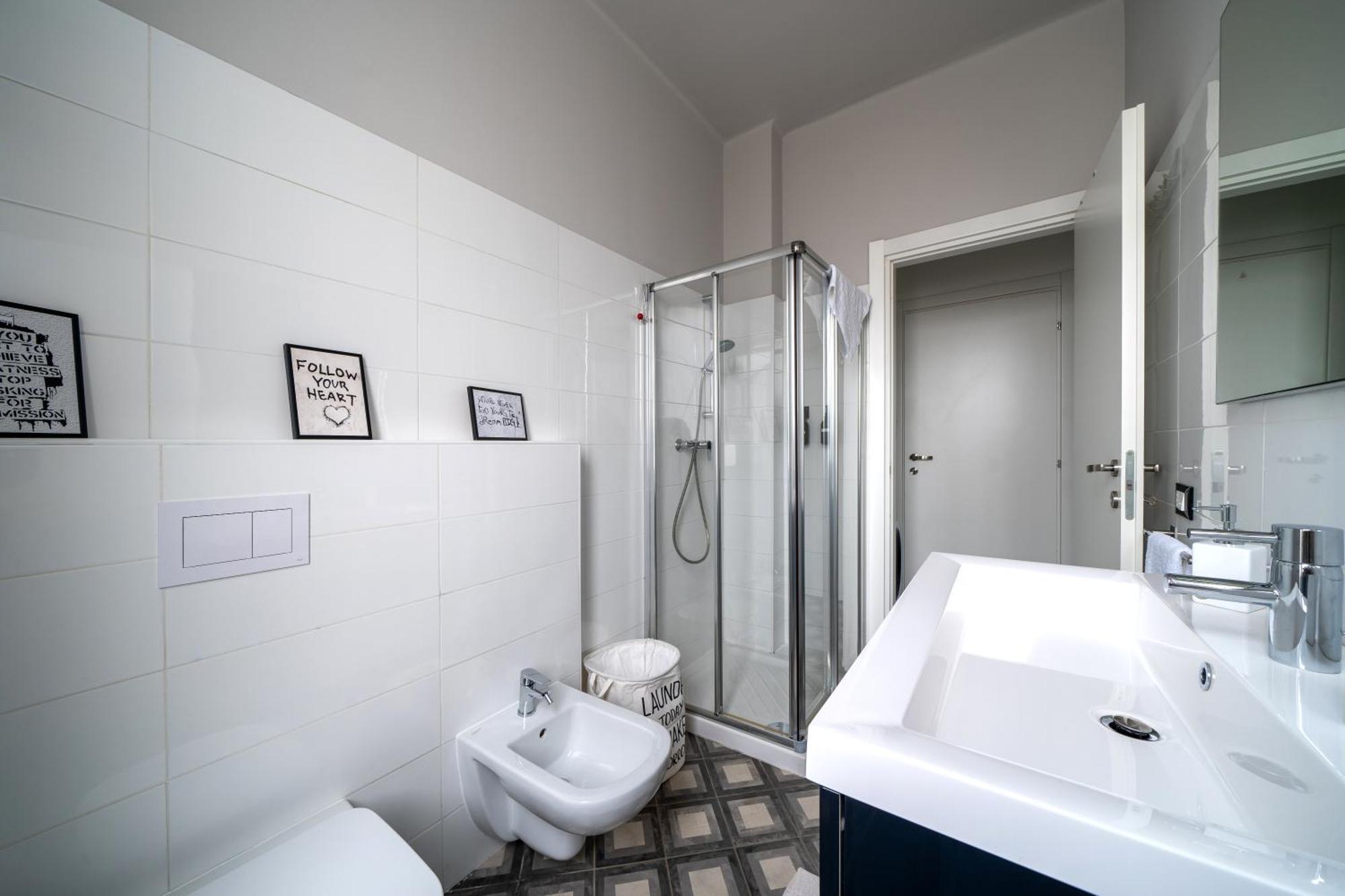 Honey House - Vista Lago E Montagne Luino Exterior photo